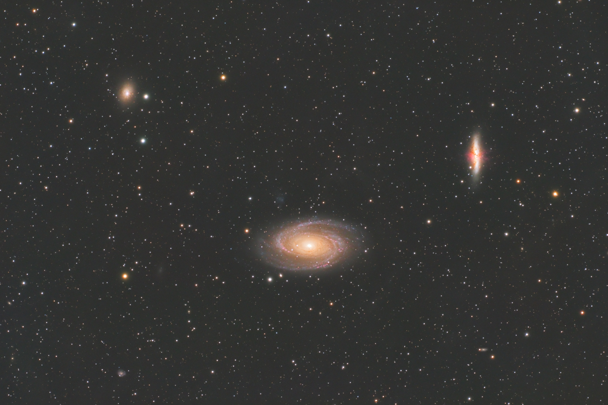 M81-M82-NGC3077red.thumb.jpg.cc56335568bb5440c298a31e9bb9c750.jpg