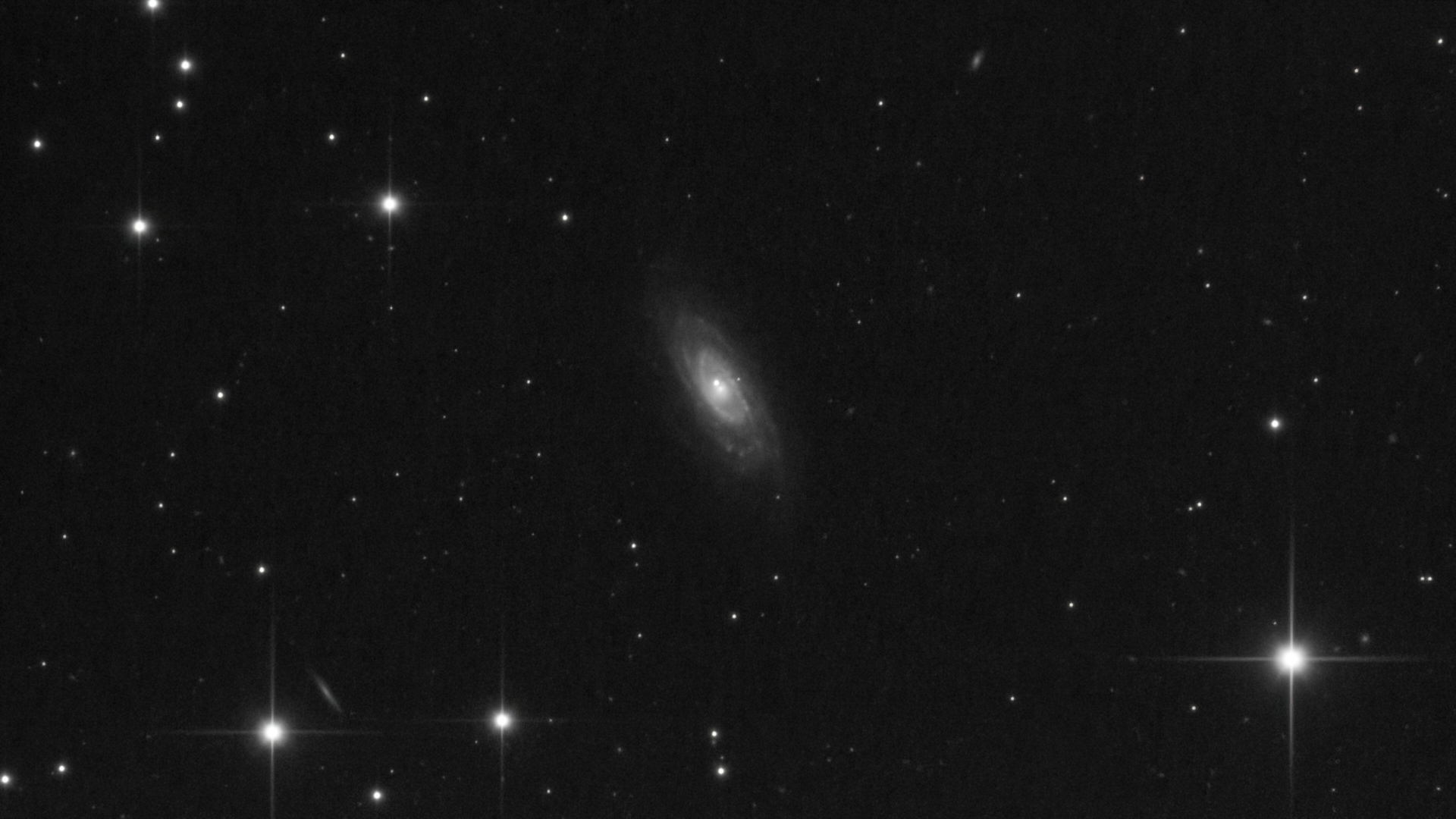 60535d275f792_r_pp_NGC3705_stacked(1).jpg.869d4dca43dd66eb7f3ee5c5b9429cdd.jpg