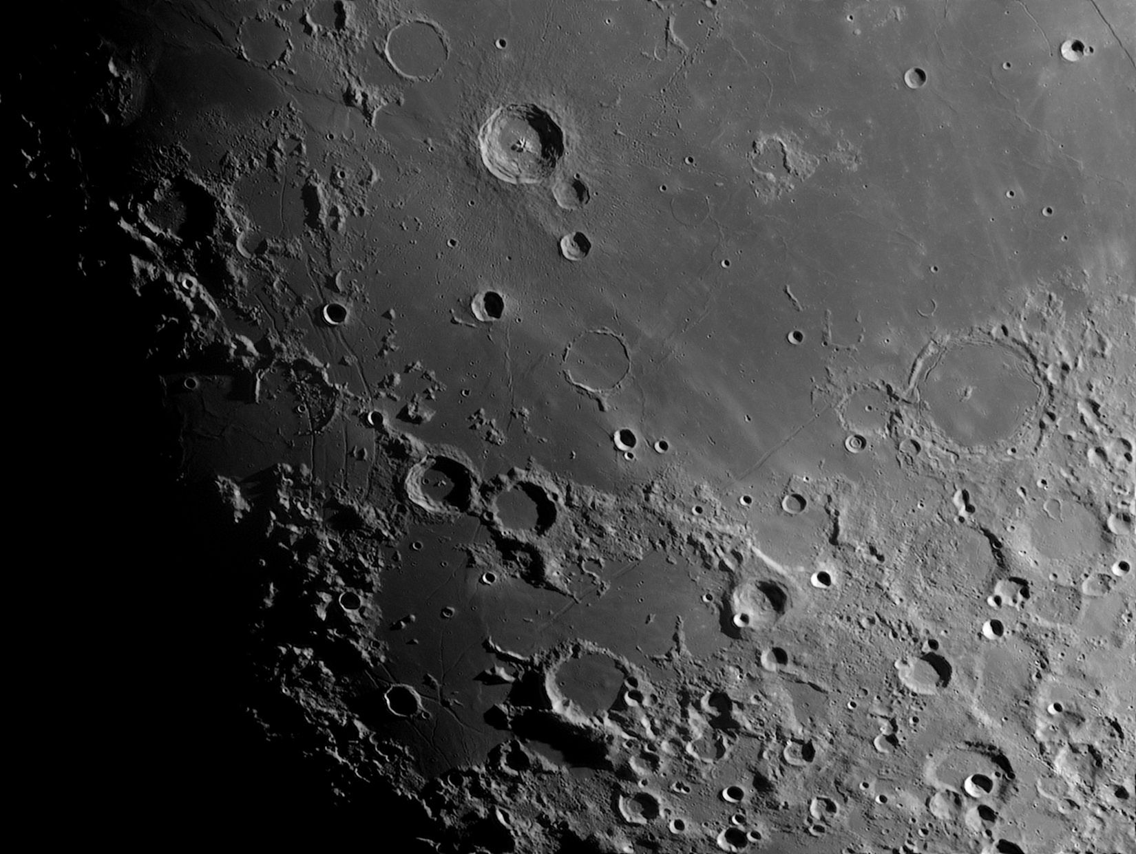 Lune-20210323_Hippalus-baVPSAS.jpg.71d27b92a6796fbd839546d3435a508c.jpg