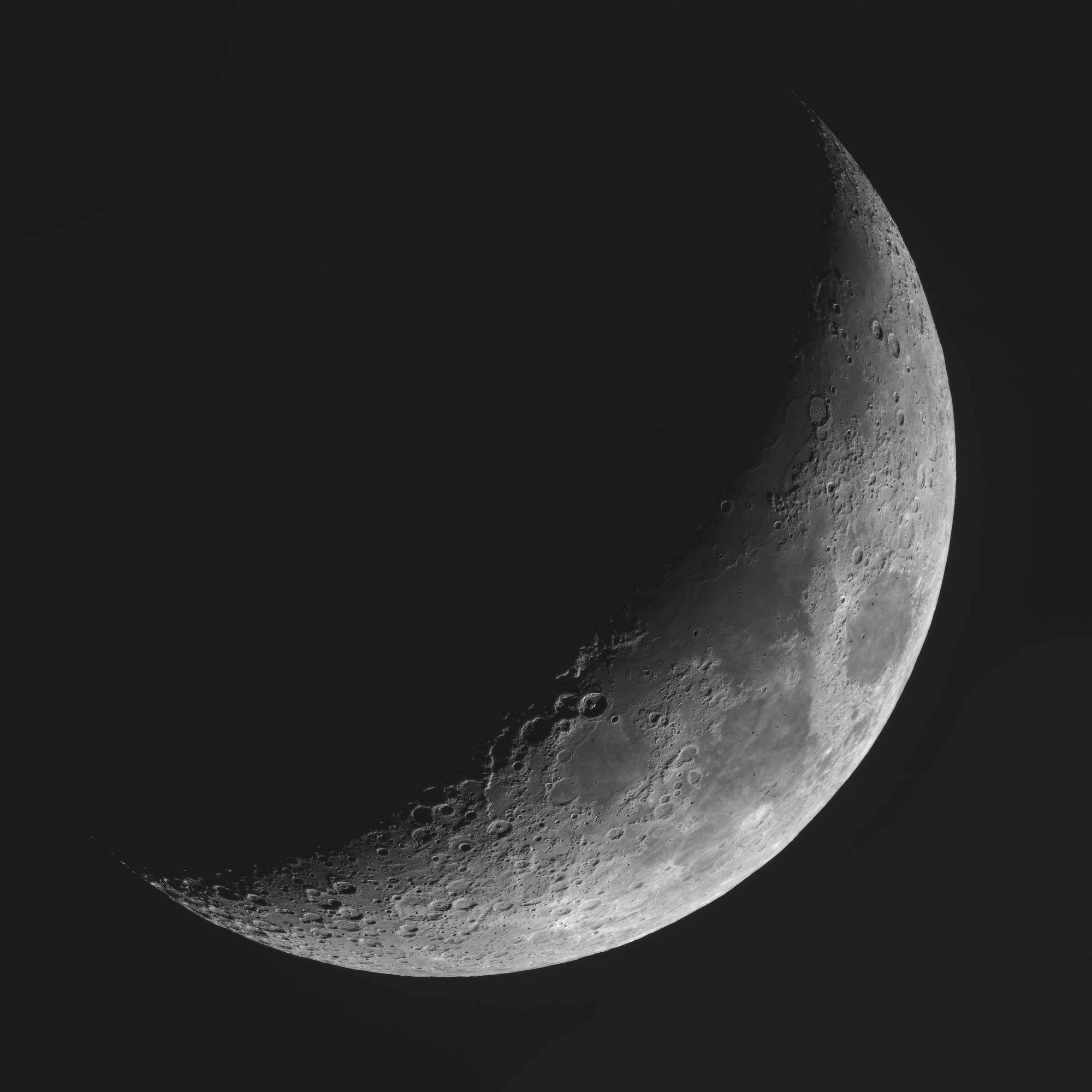 Lune 17 04 21.jpg