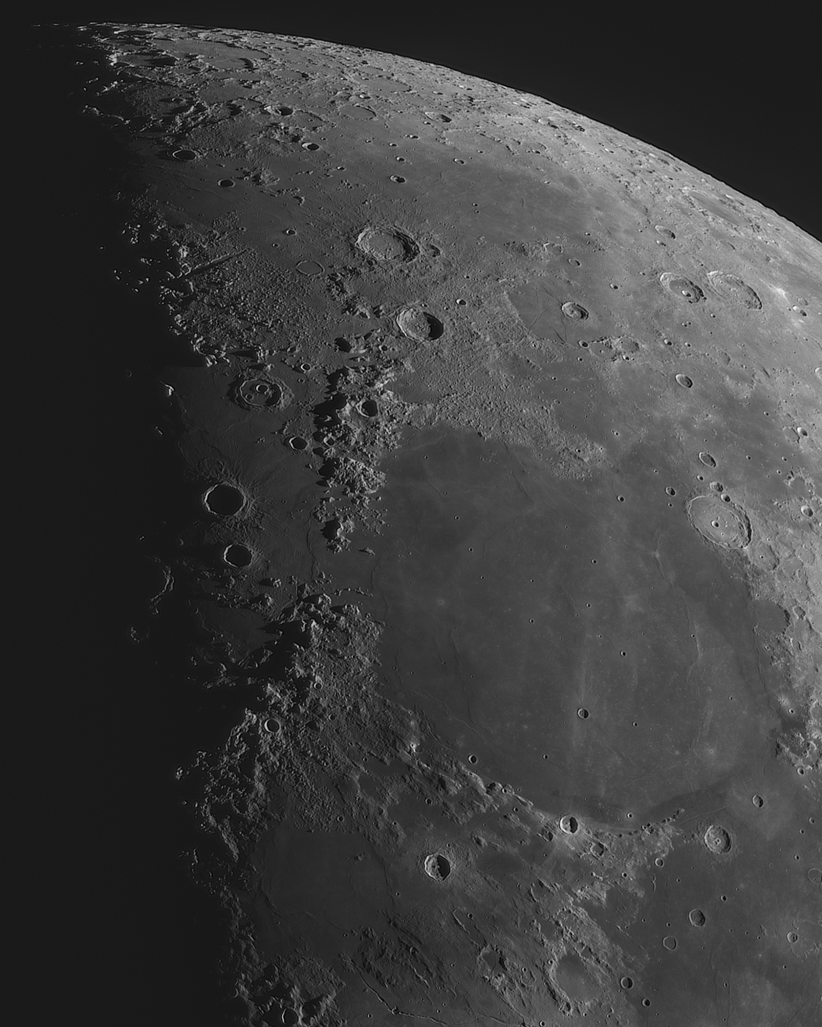 Moon 19 04 21-crop1.jpg