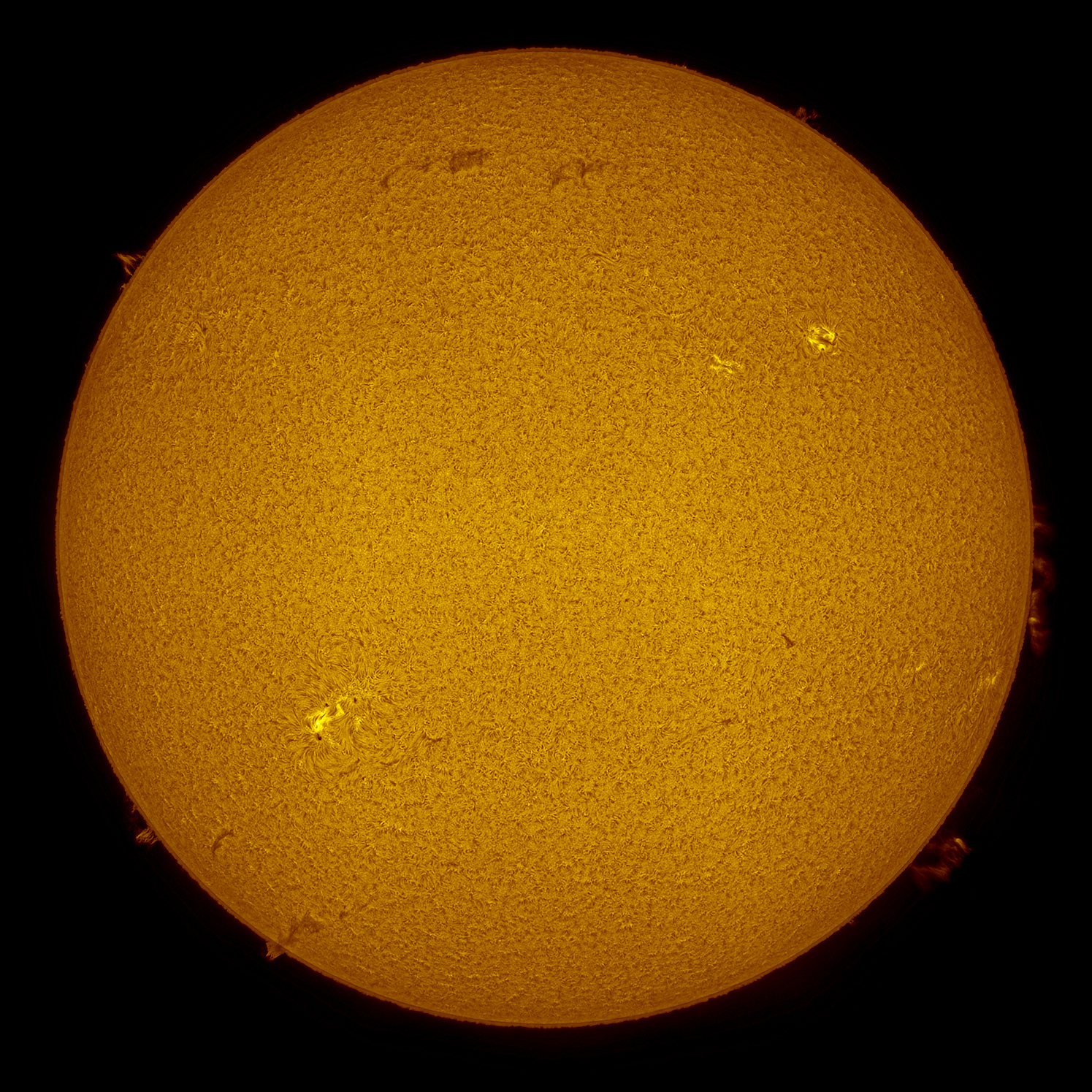 sun-halpha_19-04-2021.jpg.d23f212fbb325c5e32a9d86b6daa8f75.jpg