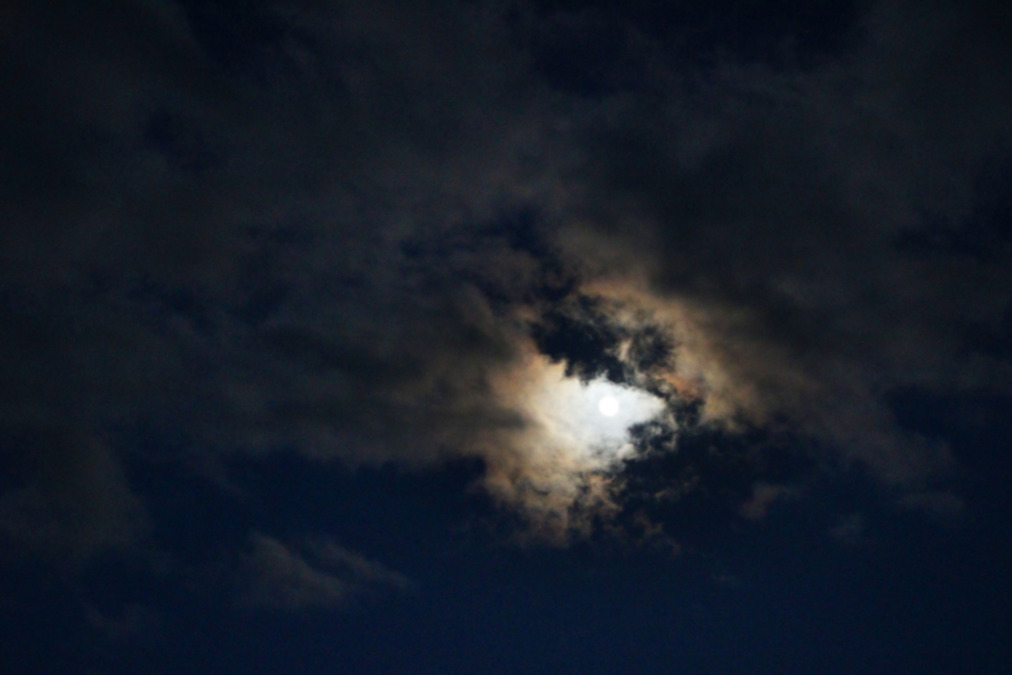 5 nuages Lune 2661N1B4 send.jpg