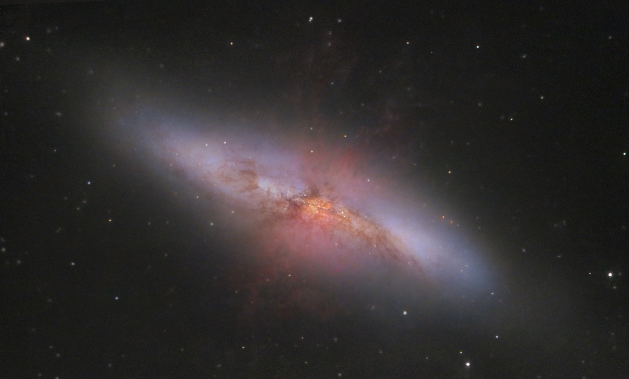 fichier final M82 coul bruit limité reduit bruit photo.jpg