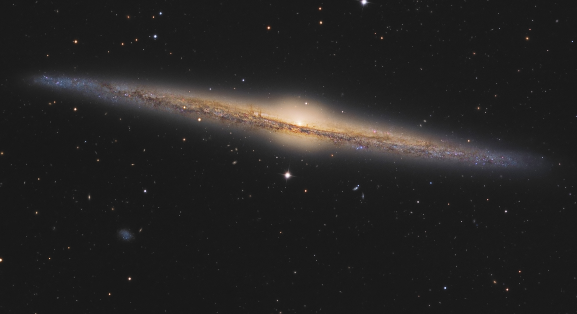 NGC-4565-zoom_web.thumb.jpg.8fecbdc68fc2856dee43aff739db7184.jpg