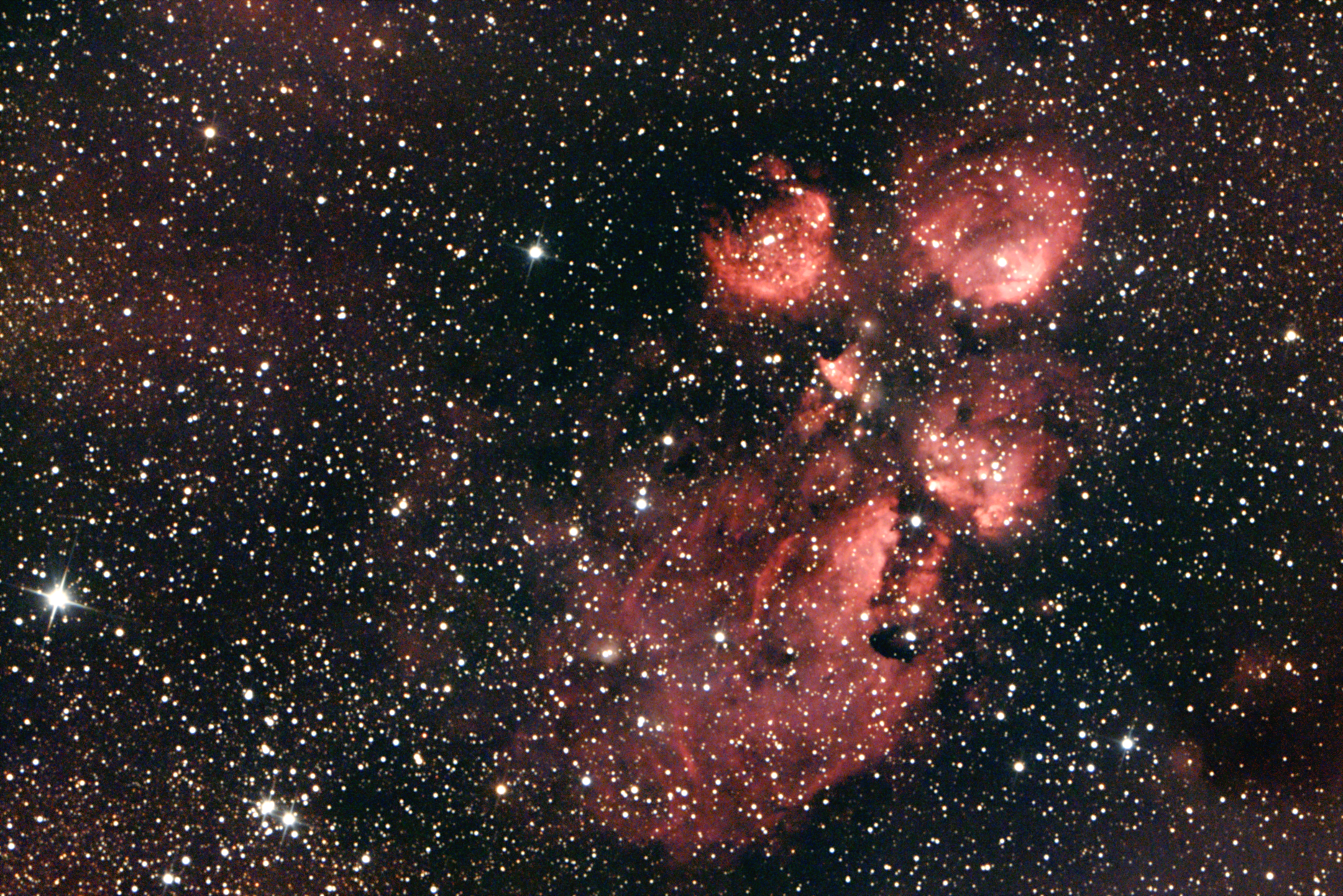 r_proc_NGC6334_stacked_373poses_miror,grad_photom_gimp_bin2_plus_rouge.png.d101bf693113f44df7259234f469e22e.png