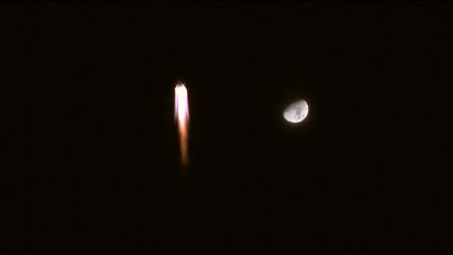 Shenzhou-13_CZ-2F_211016_launch_Moon.jpg.04125d1396fc636ff139357d5b5fae9c.jpg