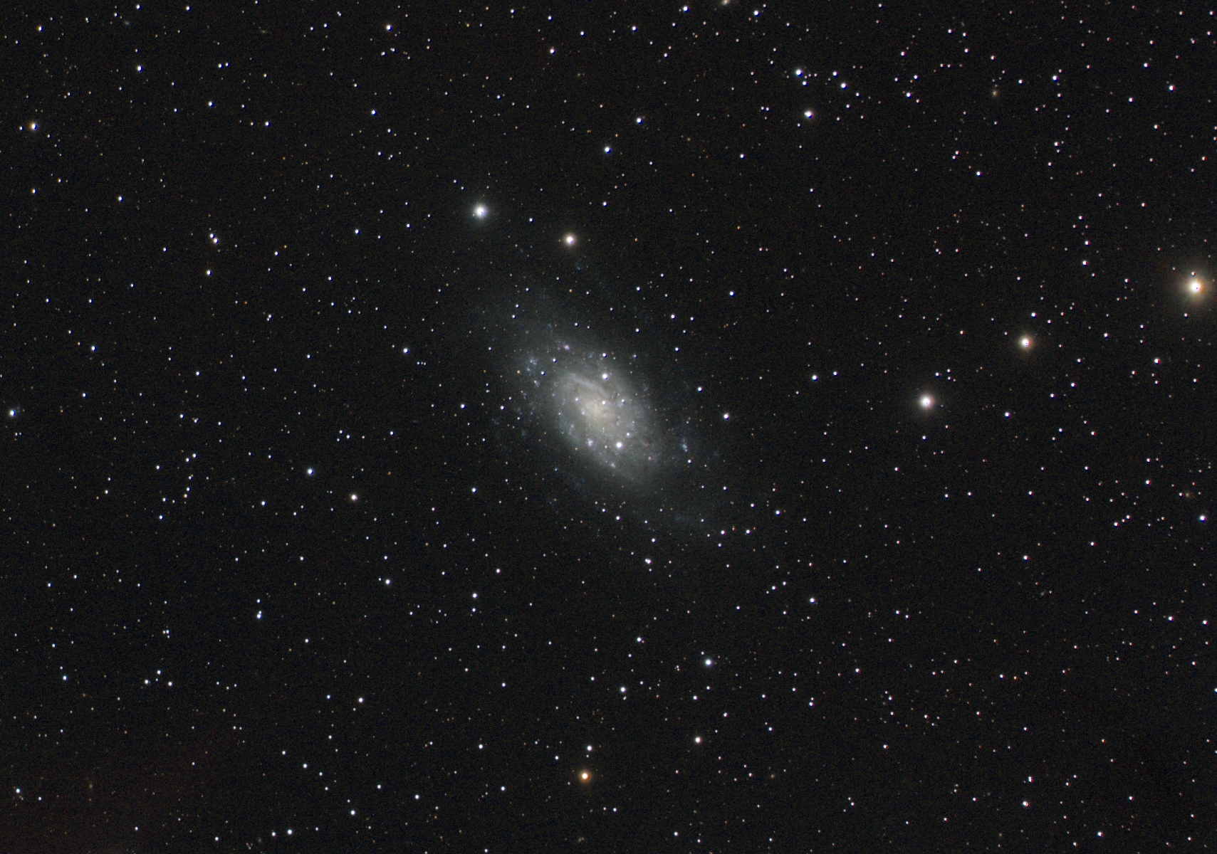 618d8b30d30d7_NGC2403432121120121etalrecadrre.jpg.a406d6b28331656efb63339d586860d7.jpg