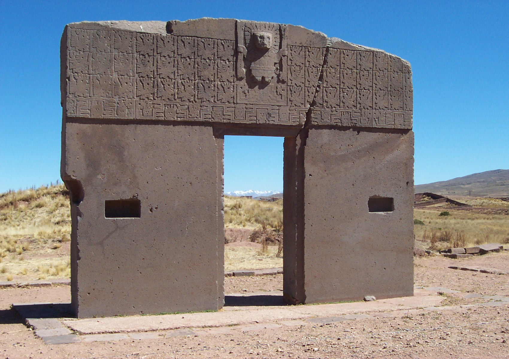 61aee18e86c93_Tiwanaku_PorteduSoleil.jpg.a088b8e9fdebdc3585ea84f8192595cd.jpg