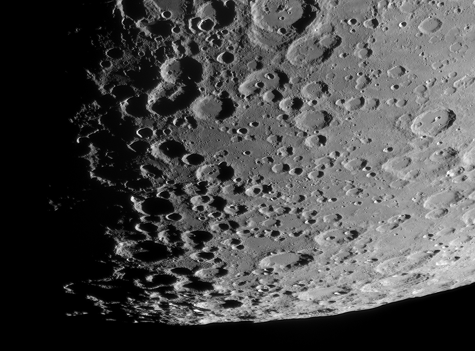 Lune du 08 février 2022 - Pôle Sud
