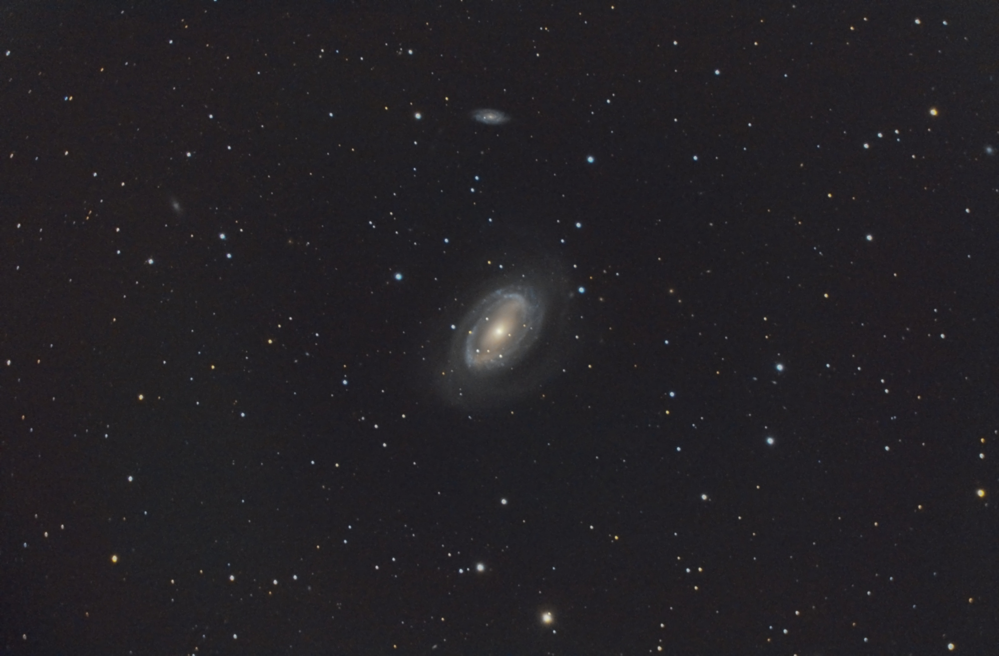 NGC4725_RGB-siril-base-histo-PIX-finale.jpg.b6231cab4350653e5862dd3224da9505-01.thumb.jpeg.428af7cee0e527d1a9e23ea448ea09d6.jpeg