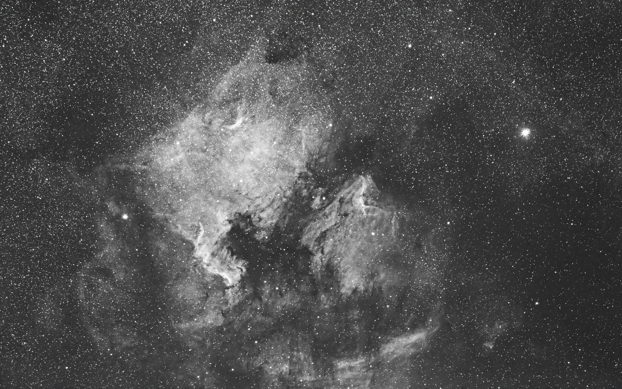 NGC 7000 H alpha 240 x 30 sec D V1-DN BD.jpg