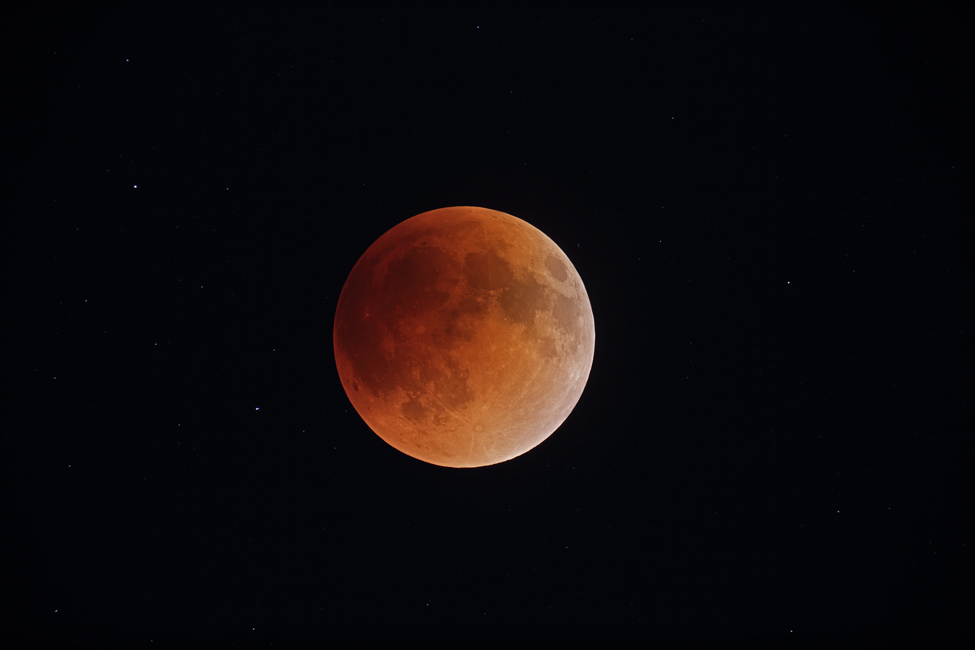 Lune_eclipse_DBorcard_220515_23h40HAE.thumb.jpg.b70d908a42551e8e6f72f1821fec8803.jpg