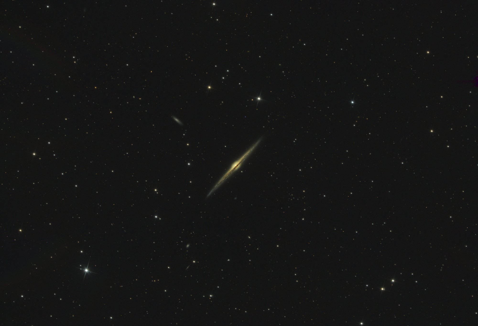 NGC4565_Avril2022_2Arcsec_Pixel.thumb.jpg.c70814c6c850ccede51d98cdd70dcfec.jpg