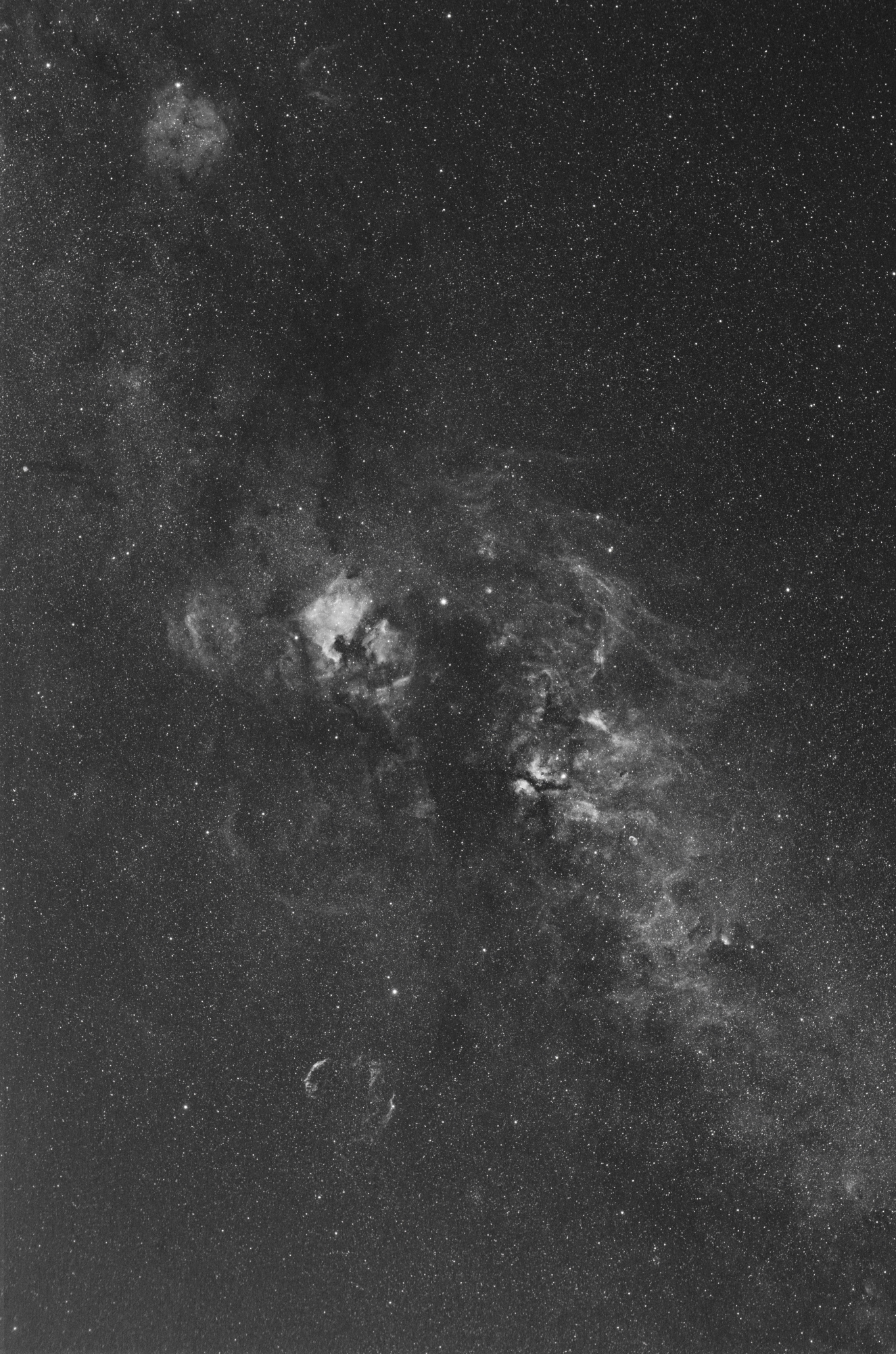 NGC_7000_H_alpha_66_x_2_min_D_V3.jpg