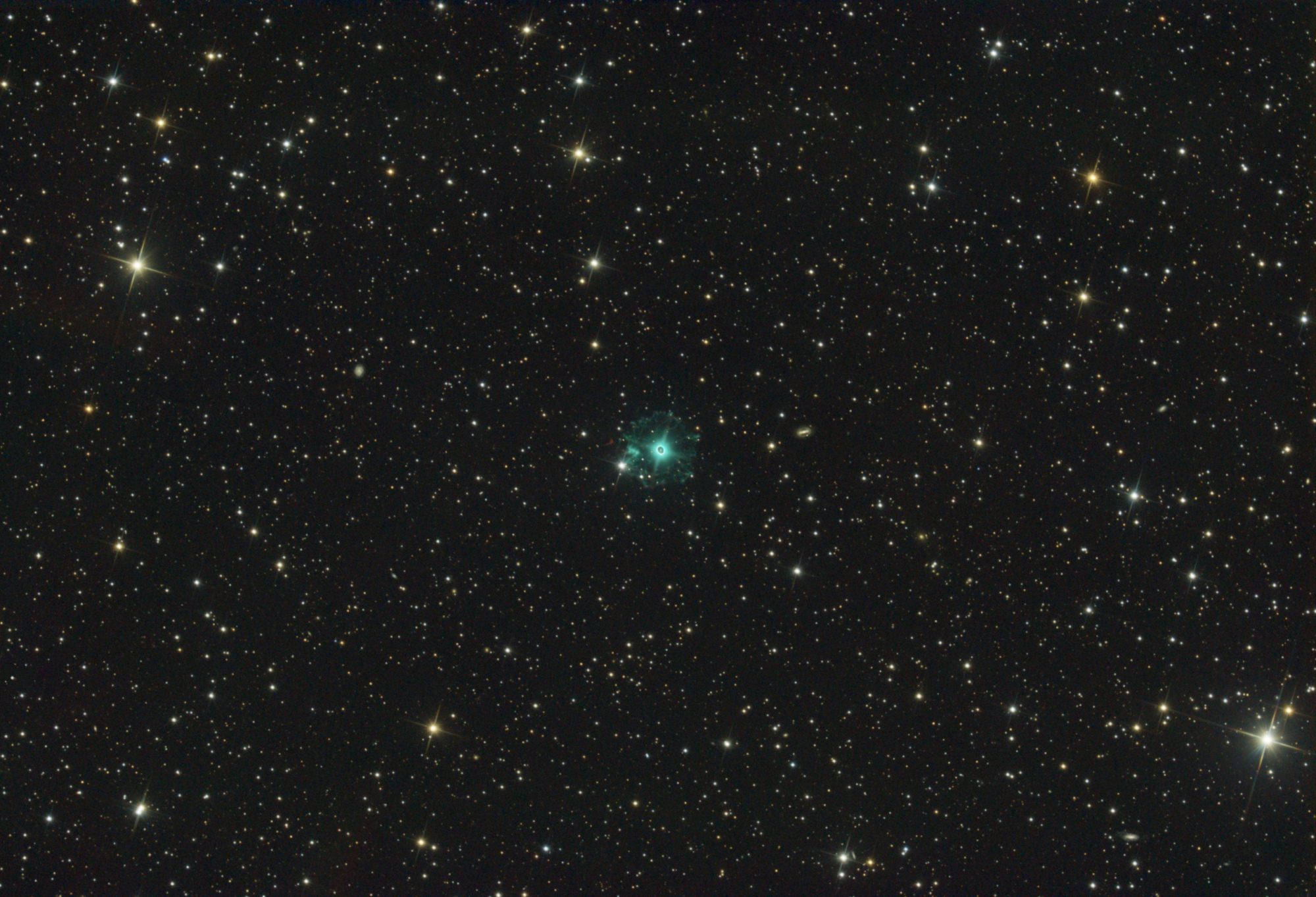 NGC6543_montage2_png_corrige_2Arcsec_Pixel.thumb.jpg.c9118561b1f166081c0520b550333dcc.jpg