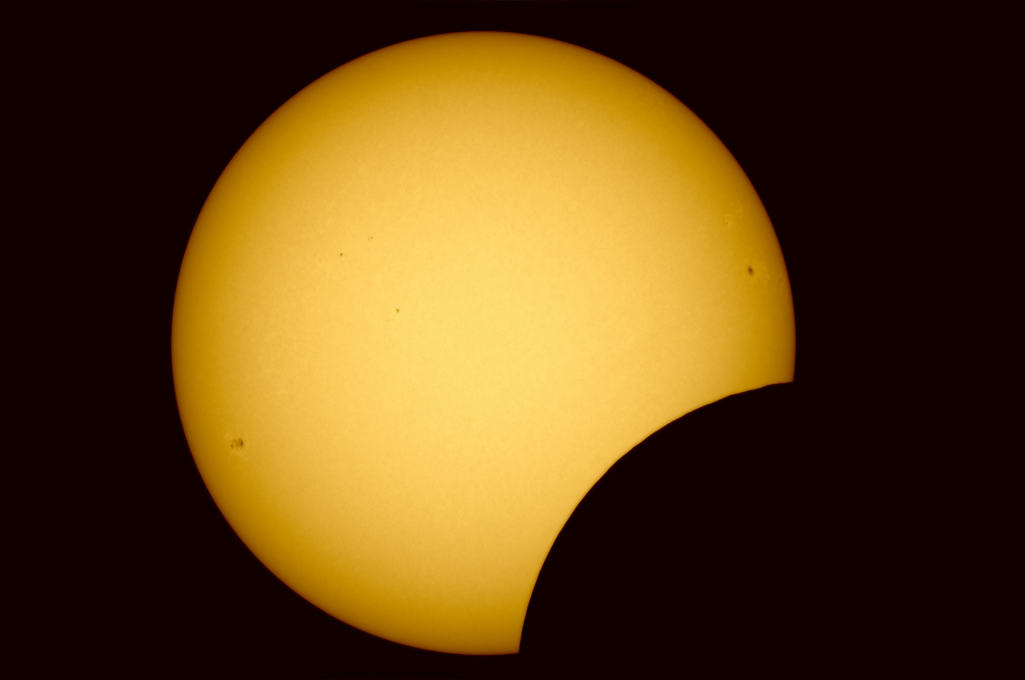 Eclipse_25-10-2022_L80-600ED+B2x+Astrosolar+ZWO071MC_-_MM.jpg