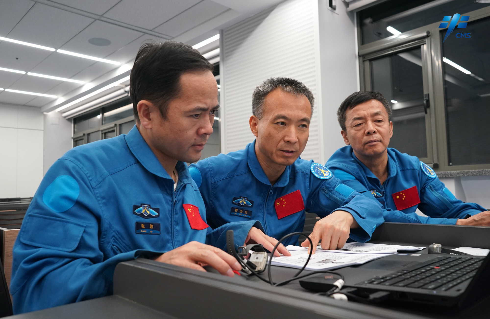 638dddcb0d07d_Shenzhou-15_crewtraining_CMS.thumb.jpg.e9918e112f116e30157841f0ec39e46d.jpg