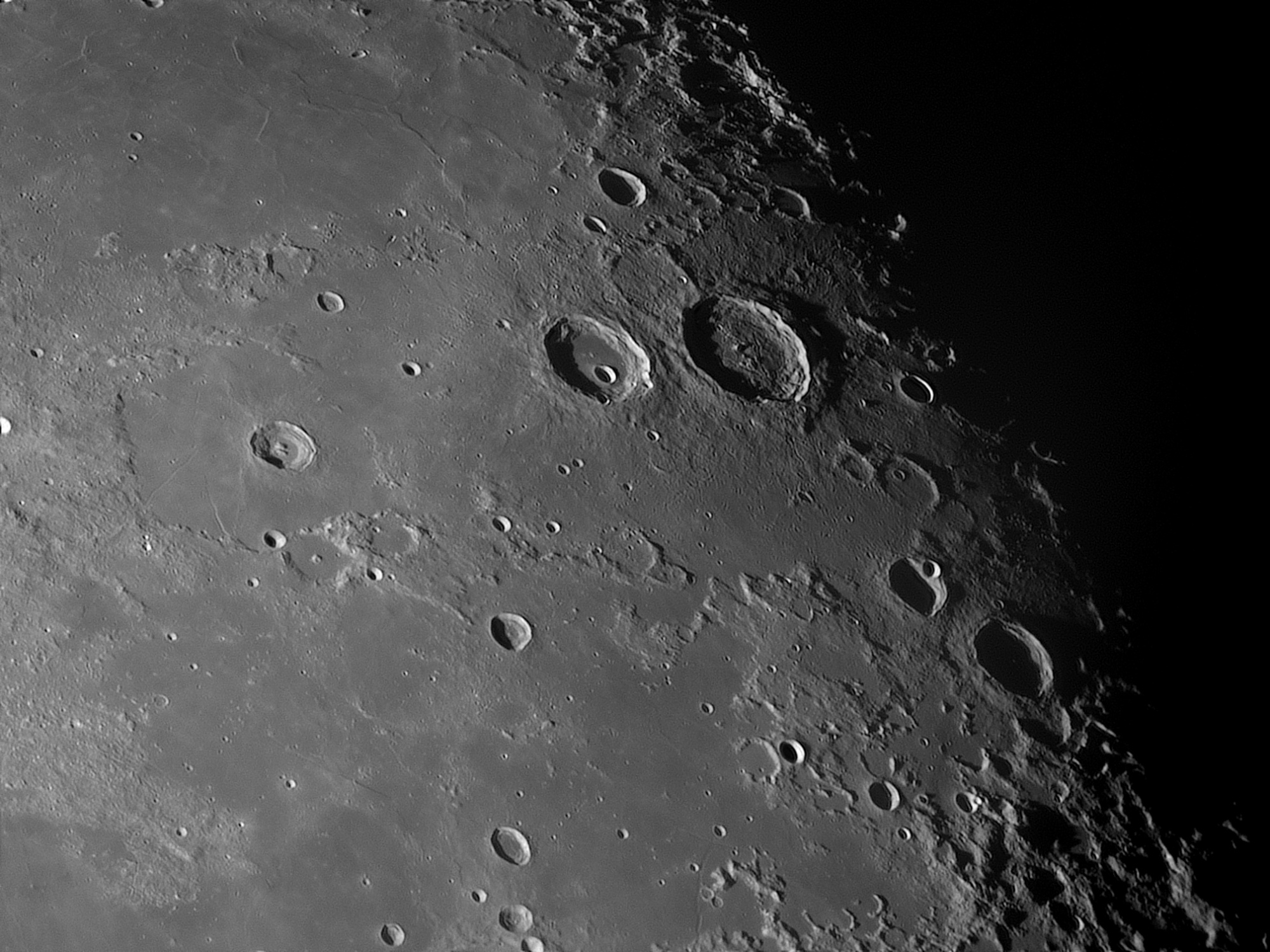 Lune-20220717_Atlas-ba-05-AS.thumb.jpg.10a739aef018b824f8ebc8f712fe4d97.jpg