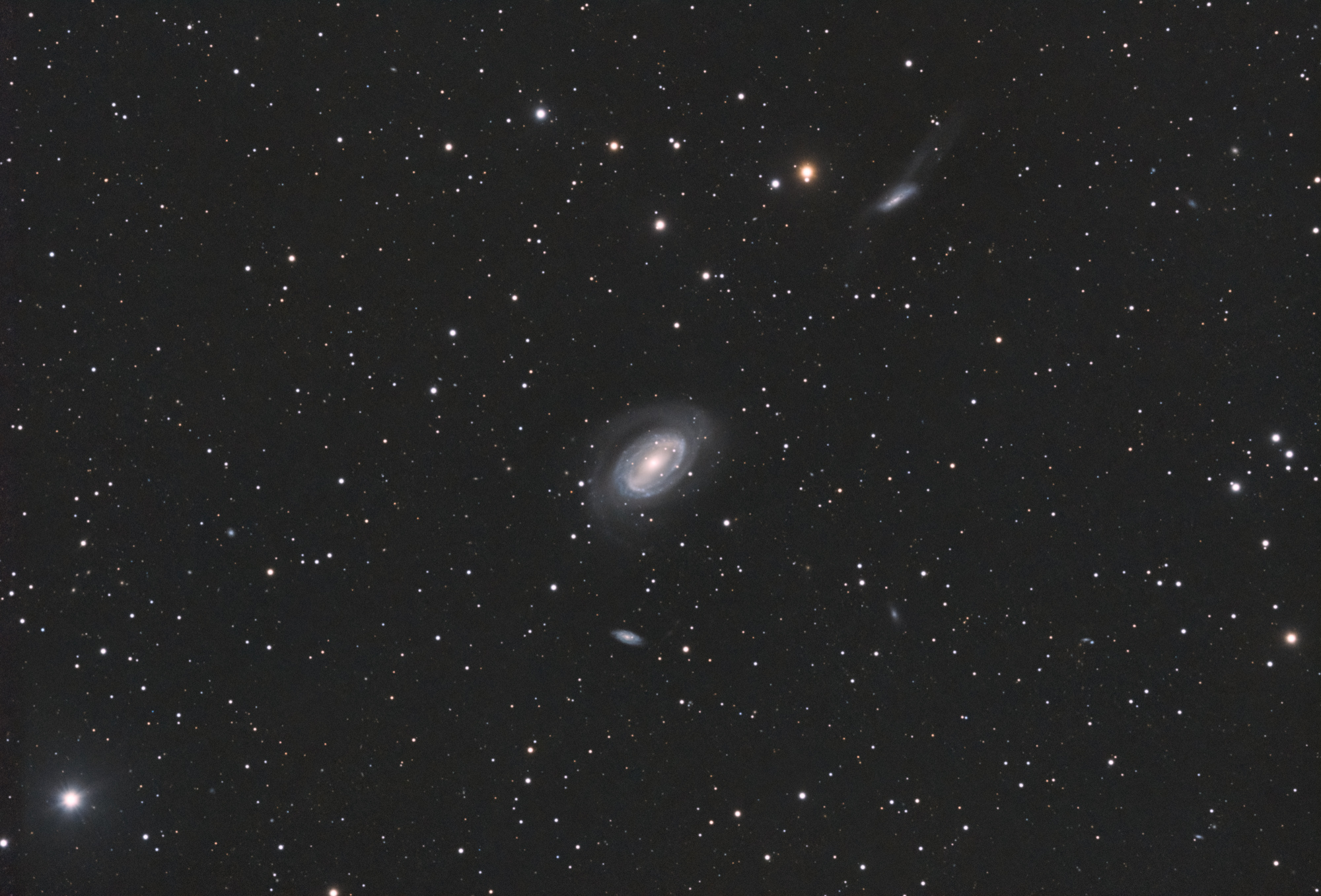 NGC 4725_SIRIL-iris-cs5-2-FINAL-2-y.jpg