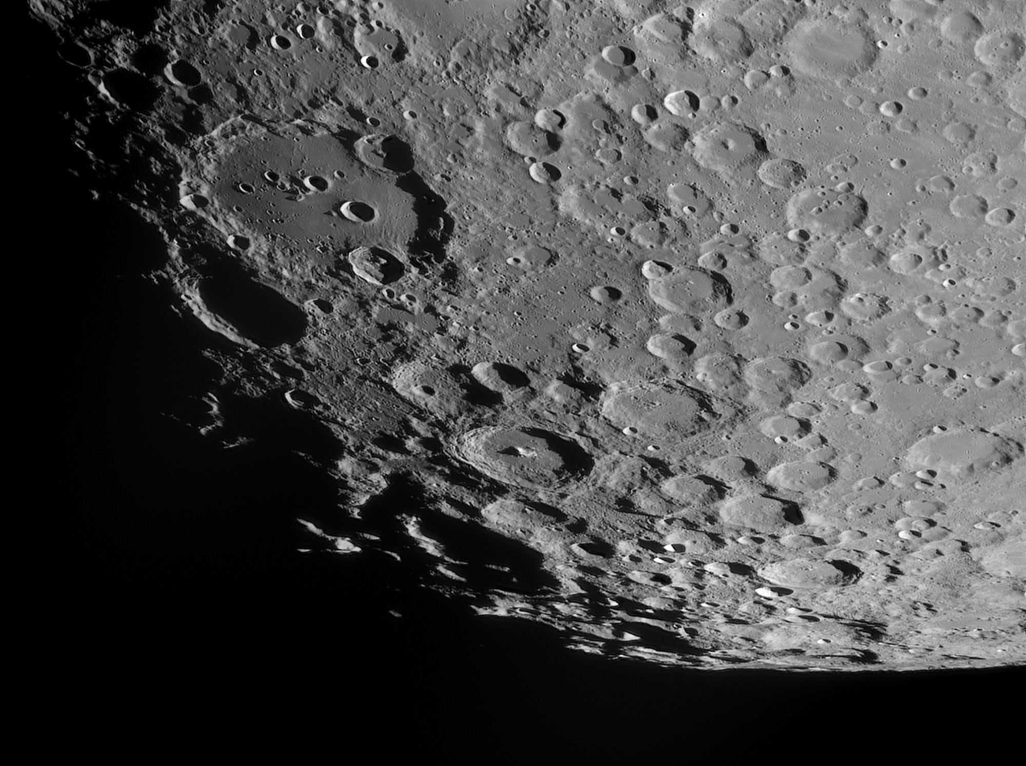 Lune-20230301_Clavius-ba-01-AS.thumb.jpg.1437ee638983719e36c982fab444d703.jpg