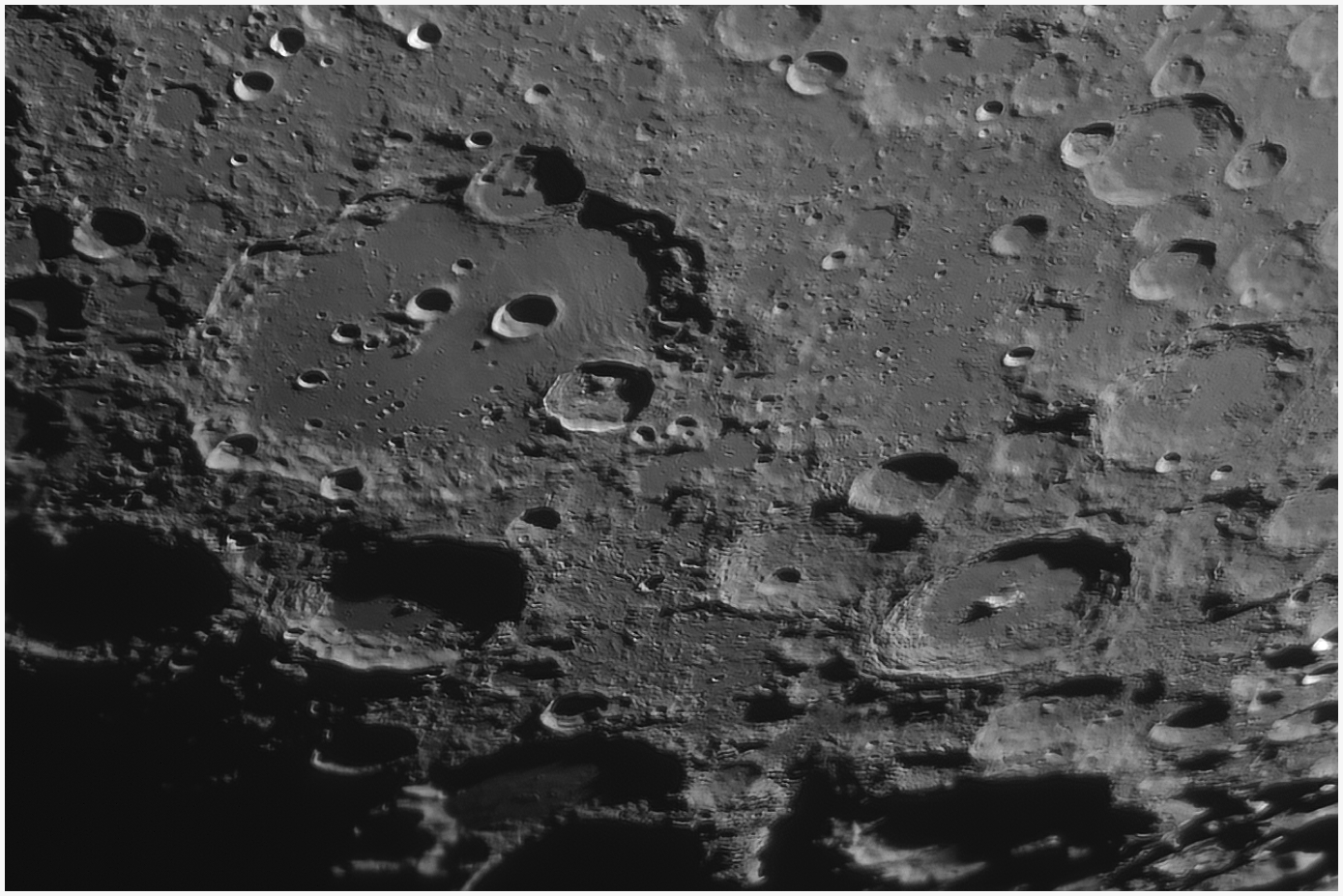 642aee0521cc8_Clavius_2023-03-31-Gain122_Exposure3.6ms__.png.a9fc59b2ded44d0bf7db2218e869a50c.png
