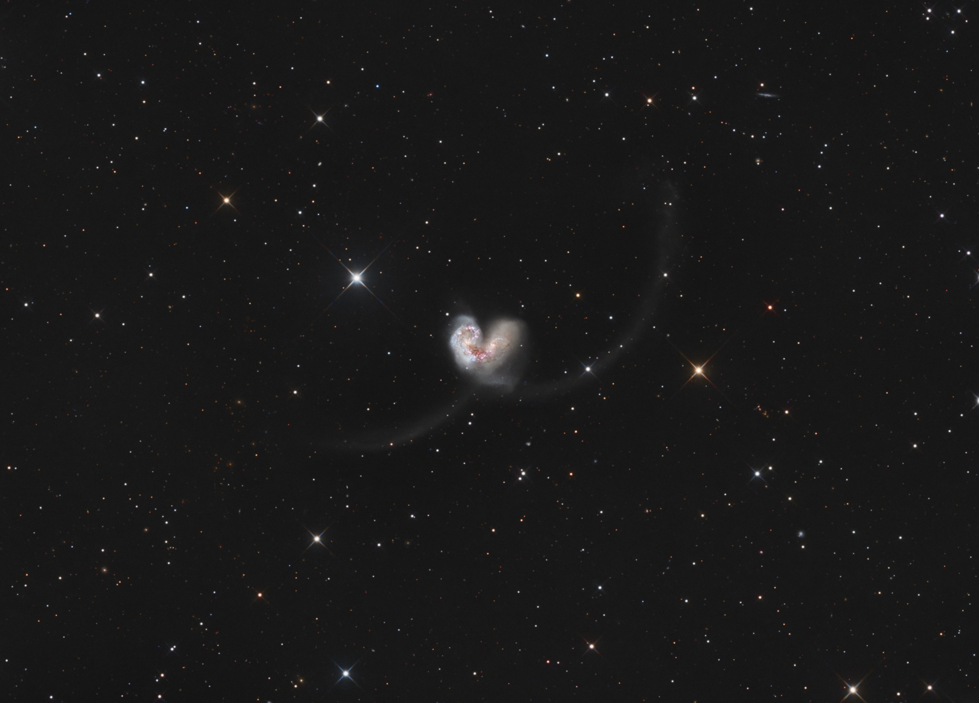 NGC4038.thumb.jpg.6b3992047f372f90f172280a71b60619.jpg