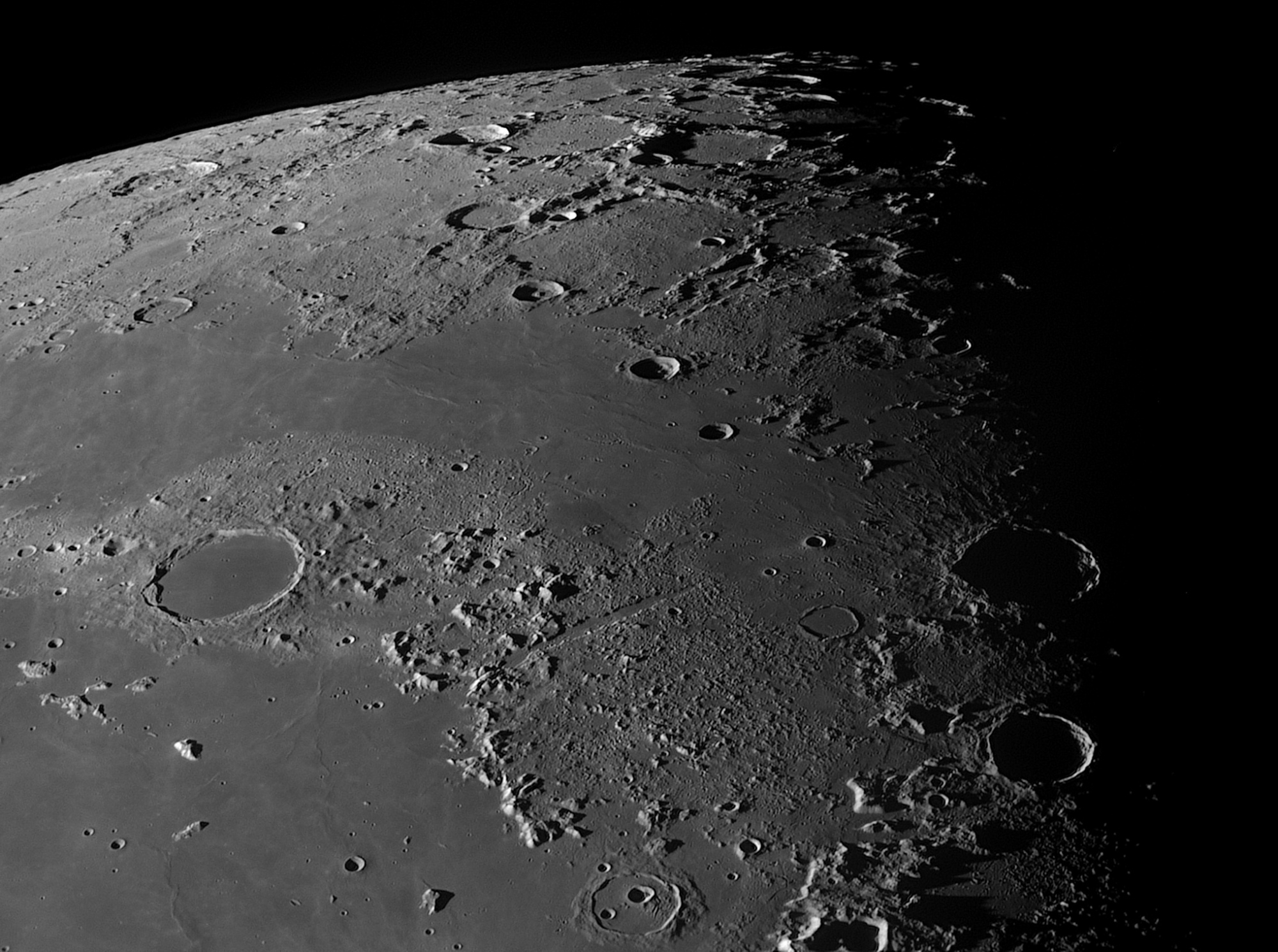 Lune-20230906_Platon-ba06-AS.thumb.jpg.74ff446bcba5310afdb736698a65ef13.jpg