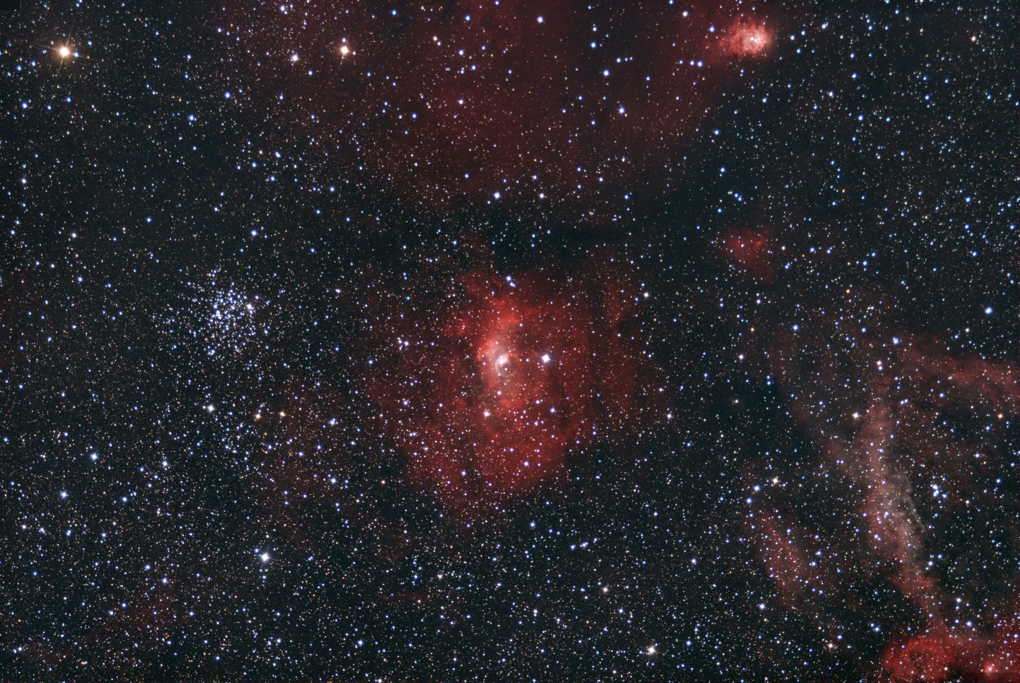 NGC_7635_mix_RVB_Ha.thumb.jpg.bdf646eb23ff8e6b85727a1e6cda76b0.jpg
