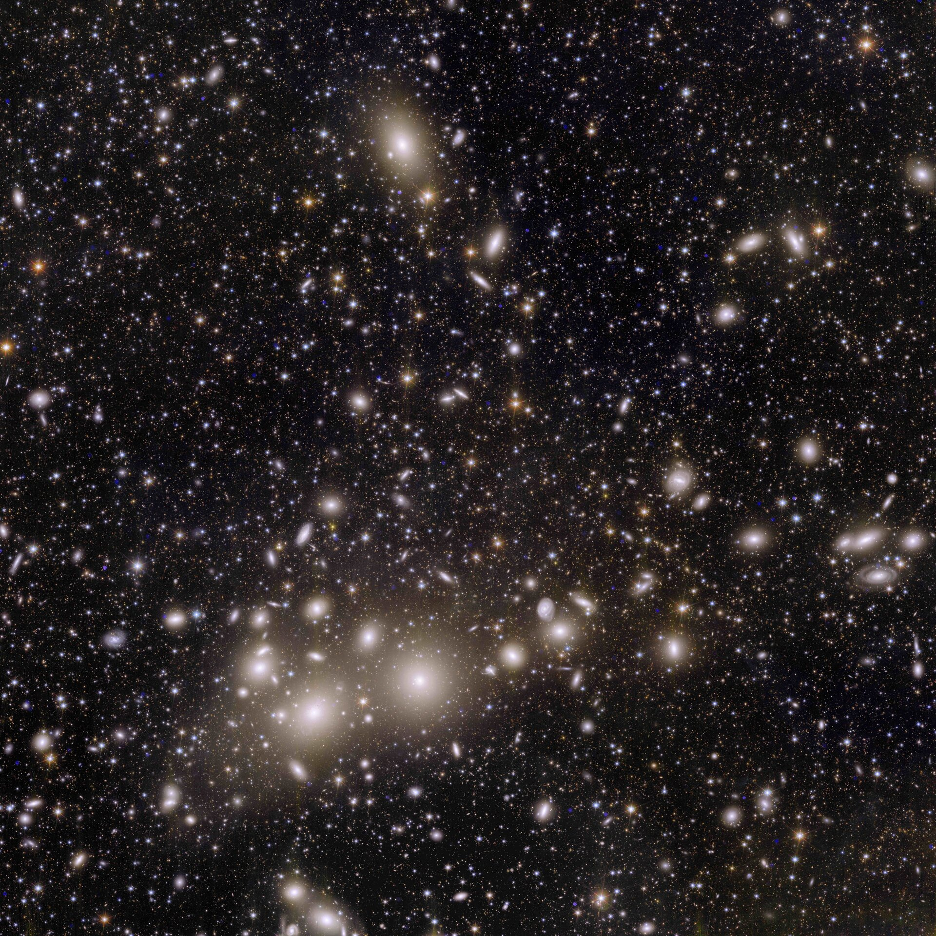 Euclid_s_view_of_the_Perseus_cluster_of_galaxies_pillars.jpg