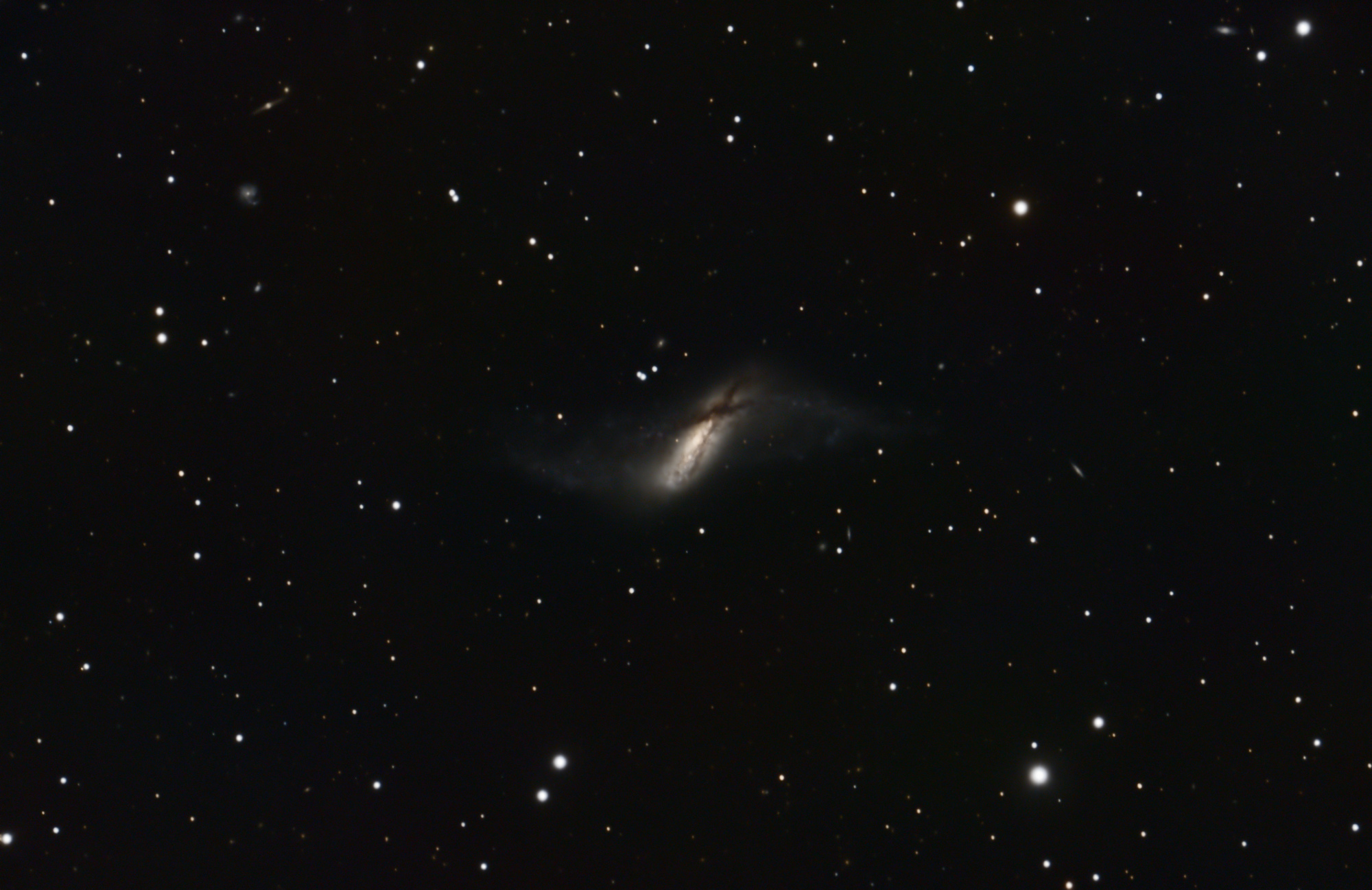 NGC660.thumb.jpg.ca74fd3c7a16fd71f51c933405464f49.jpg