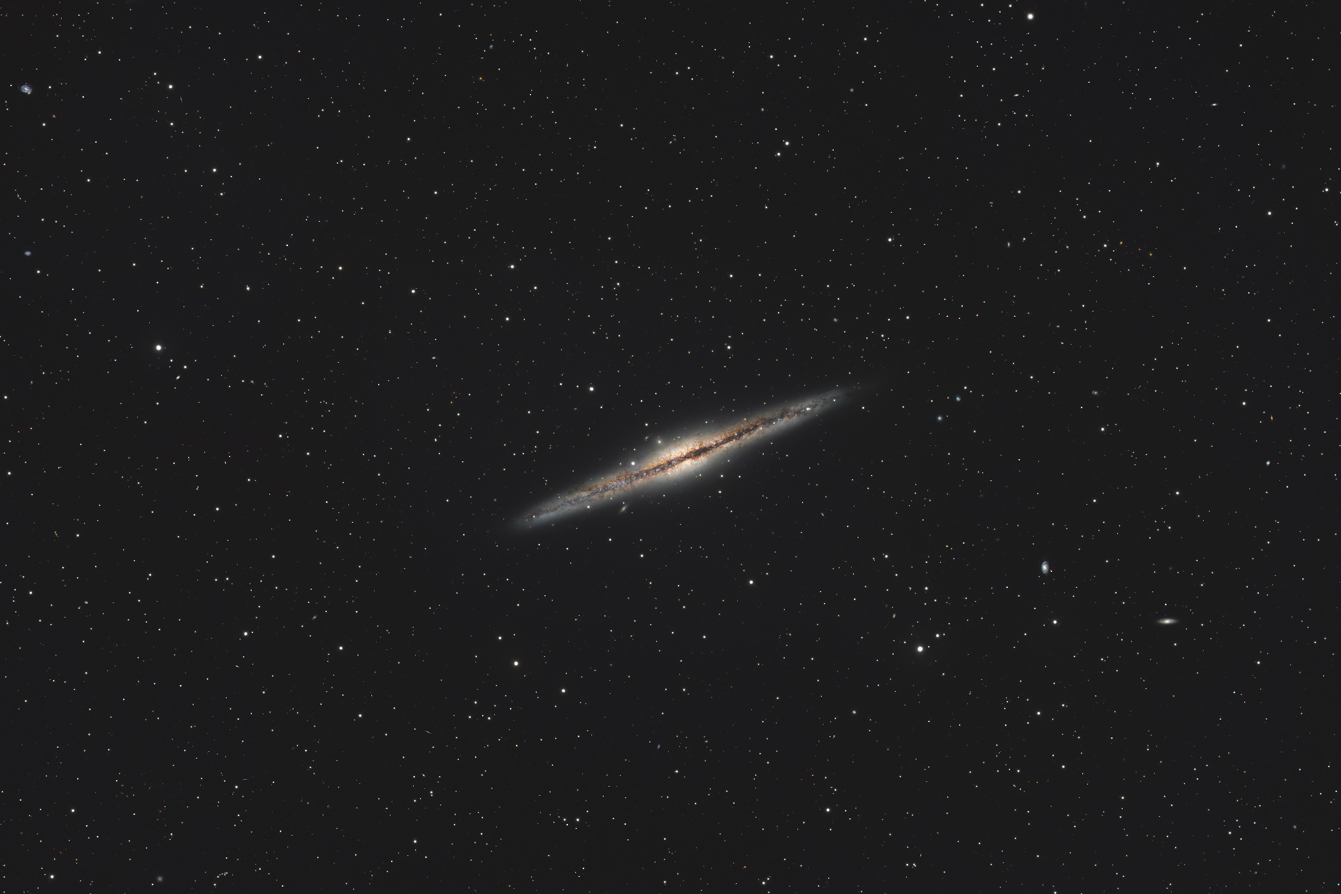 NGC891_2023v5_3x2_1280.jpg.16cb6772432e2eef73981a90b721dd7b.jpg