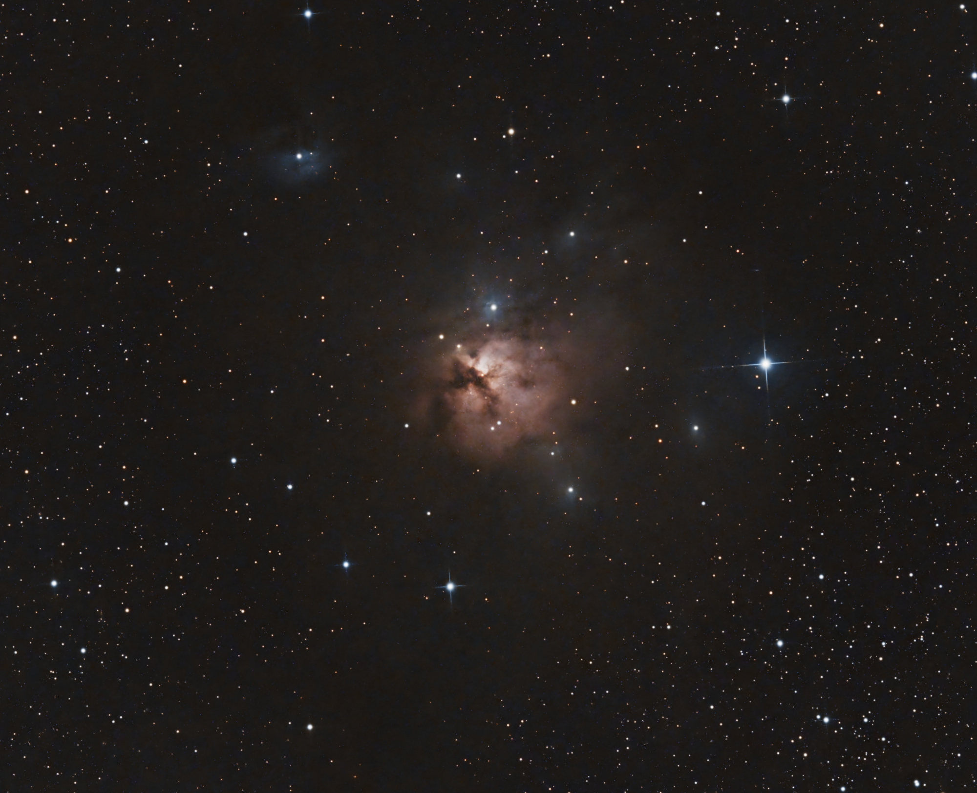 NGC1579_Antlia-L_Fin_Pix_Crop_Reduit.thumb.jpg.a2401ccc13fa2b351dfc8270f7dfdf8d.jpg
