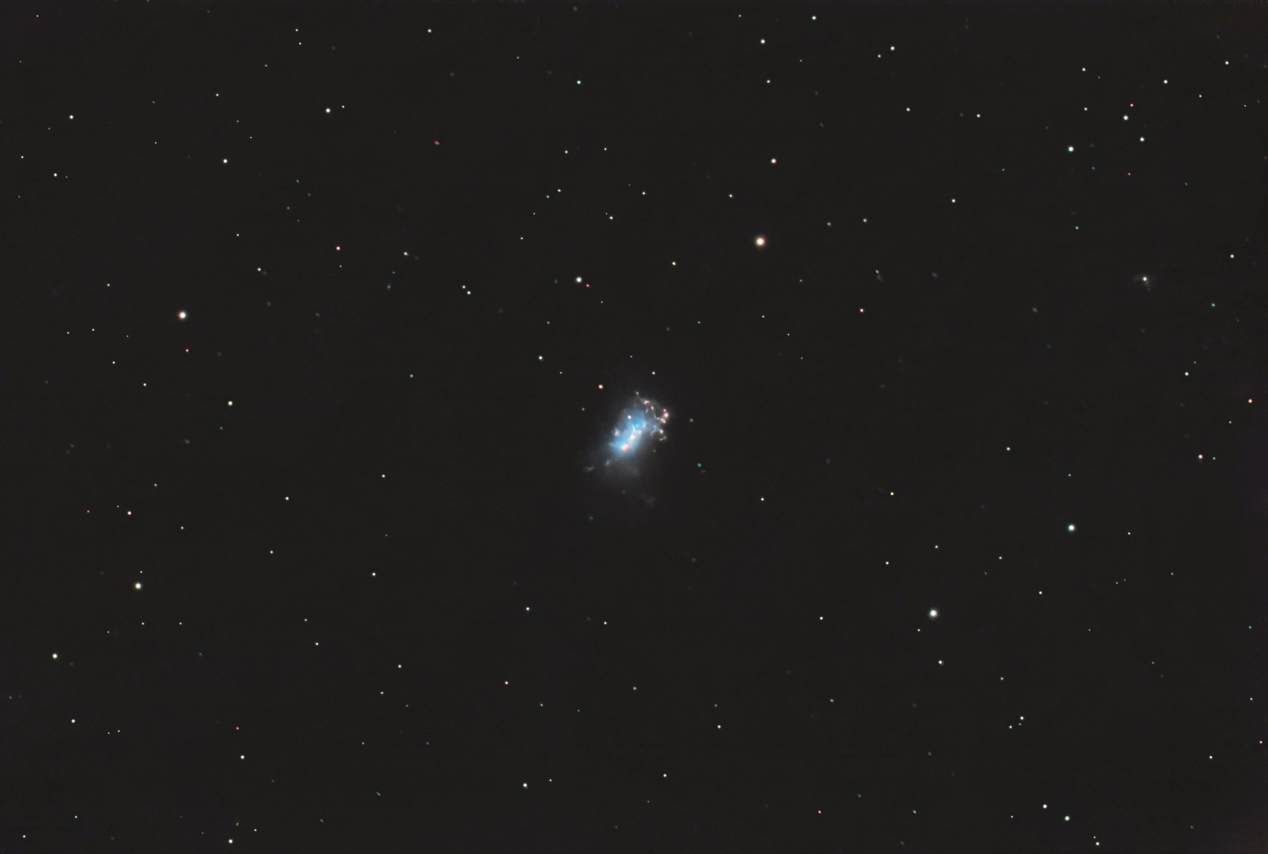 NGC4449_RGB-finales.jpg.d69c07dc892fcf43e0cbe32592fdb965.jpg