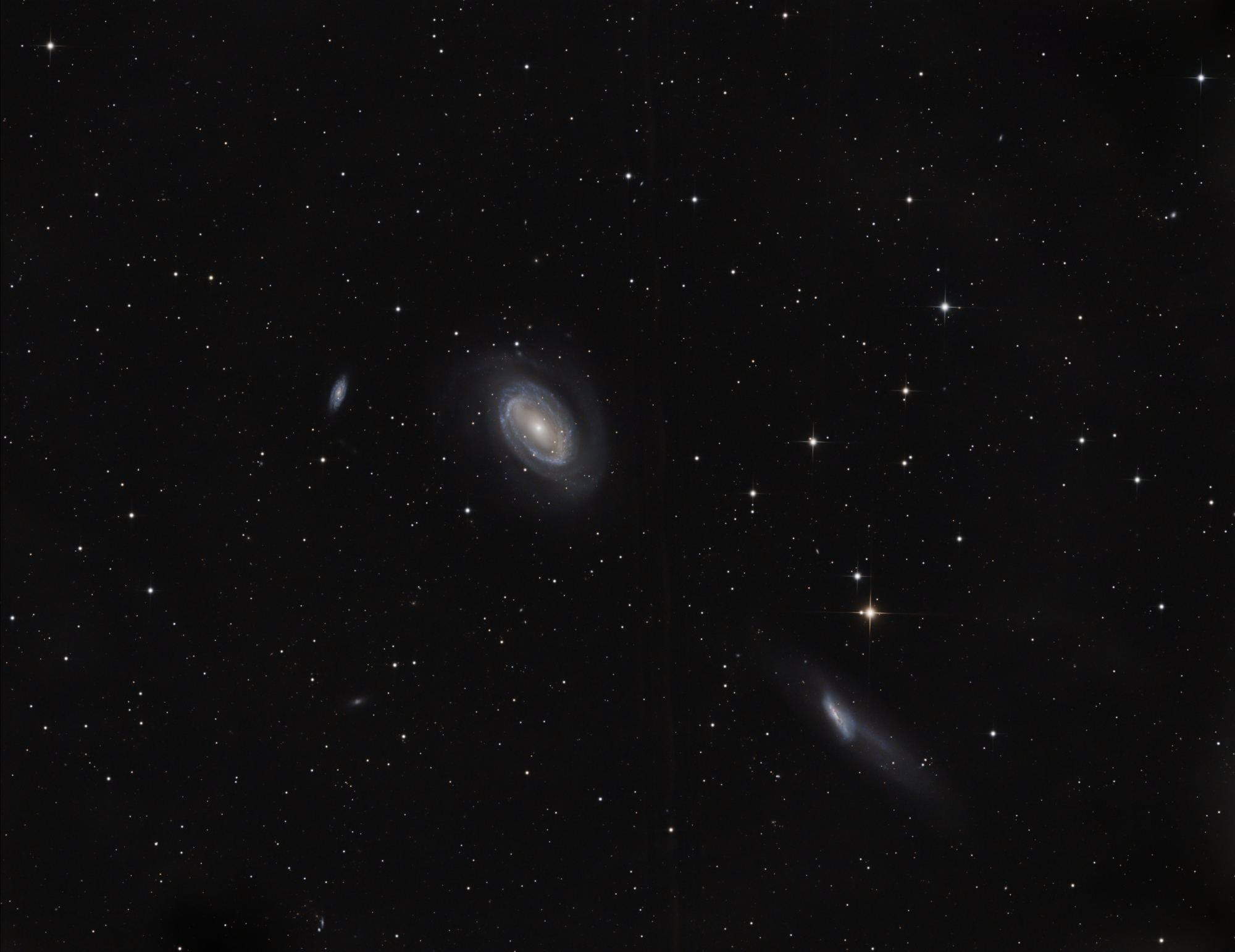 NGC4725_Fin_Pix_Reduit.thumb.jpg.2a16d3d7f71bb9bffef52af25c682340.jpg