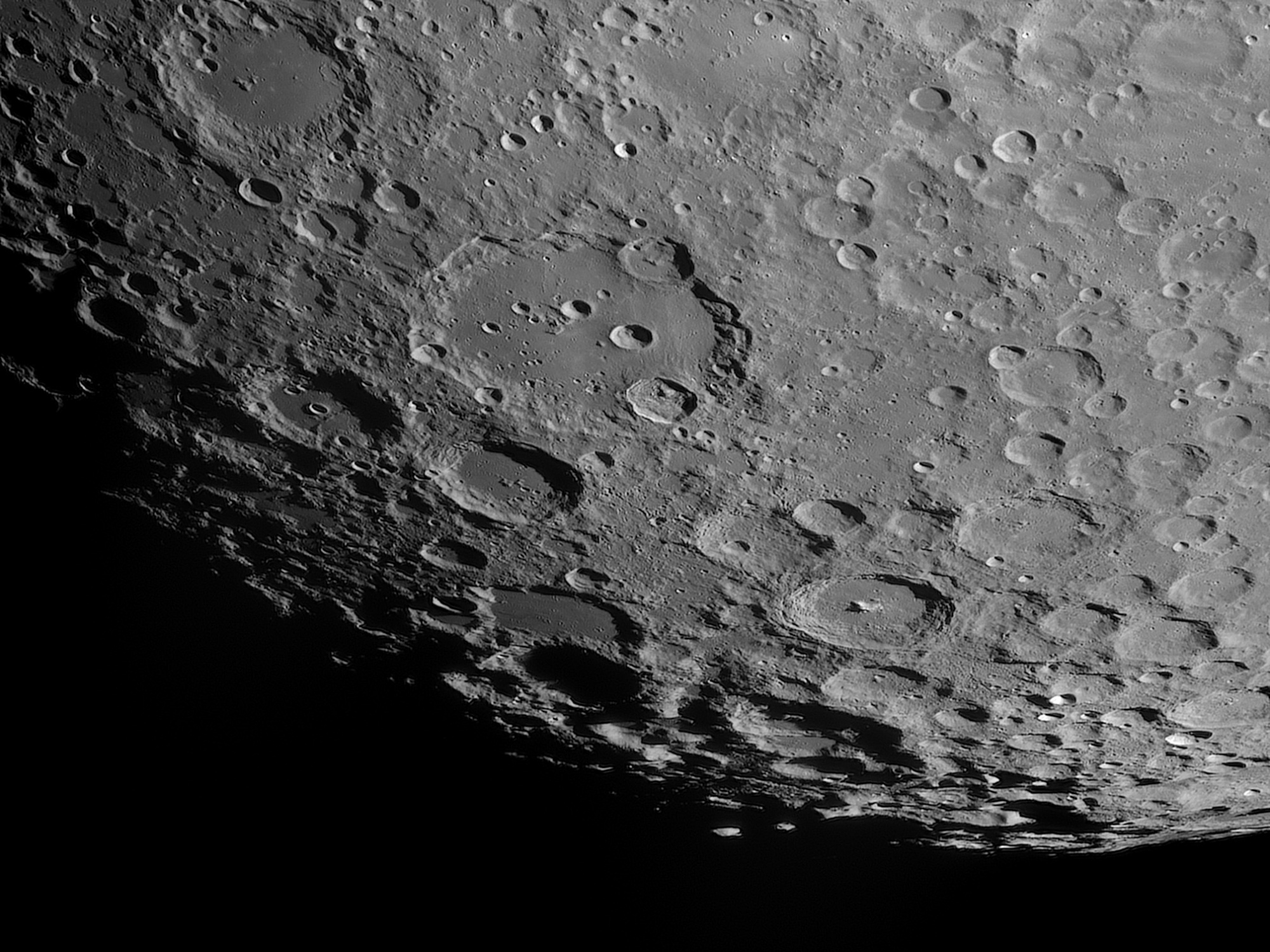Lune-20230302_Clavius-ba-AS2024.thumb.jpg.13768bbf848d56f0c5c86083d6698352.jpg
