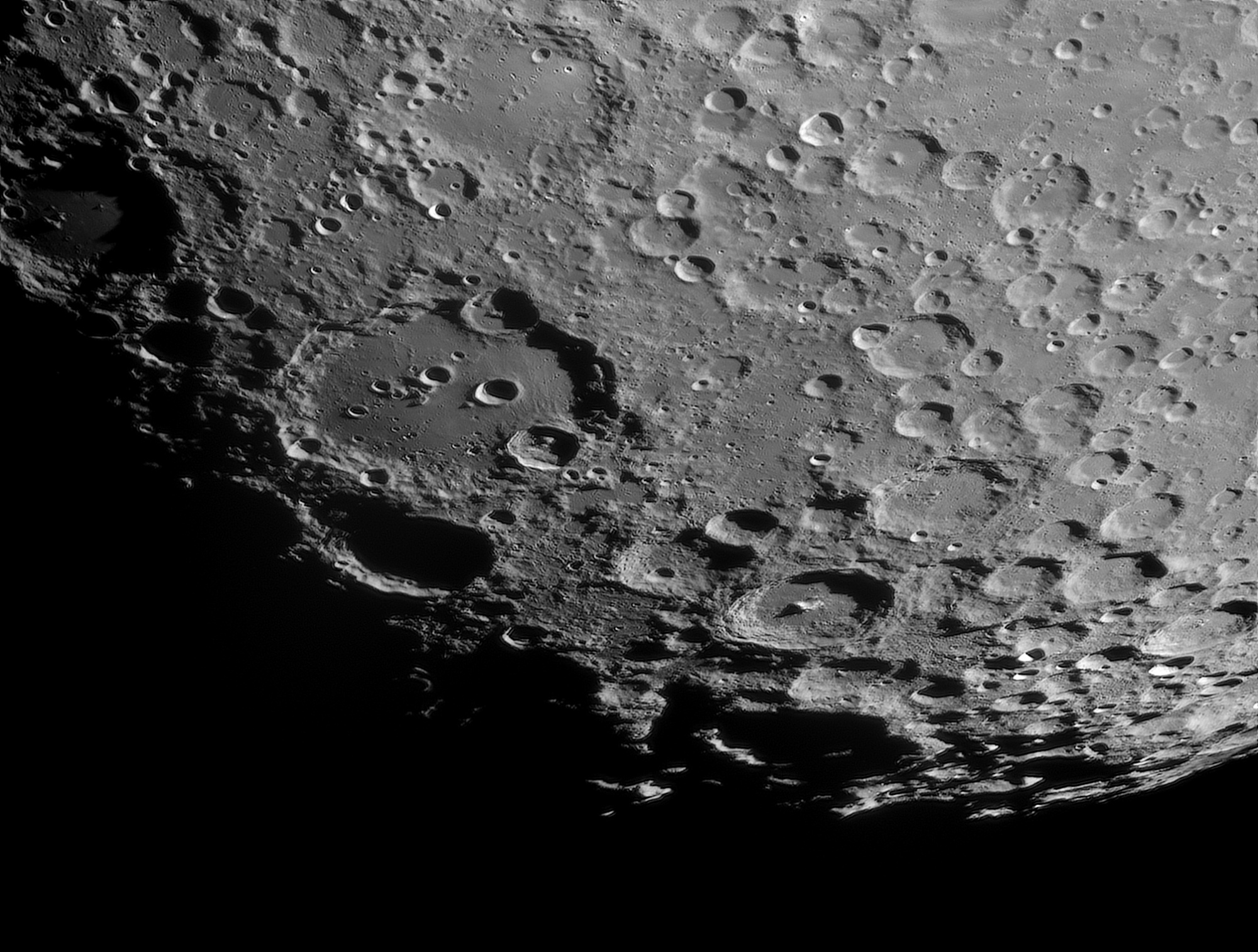 Lune-20240319_Clavius-ba-05-AS.thumb.jpg.7be86e638deb80e9c6fbe98f4f0c853a.jpg