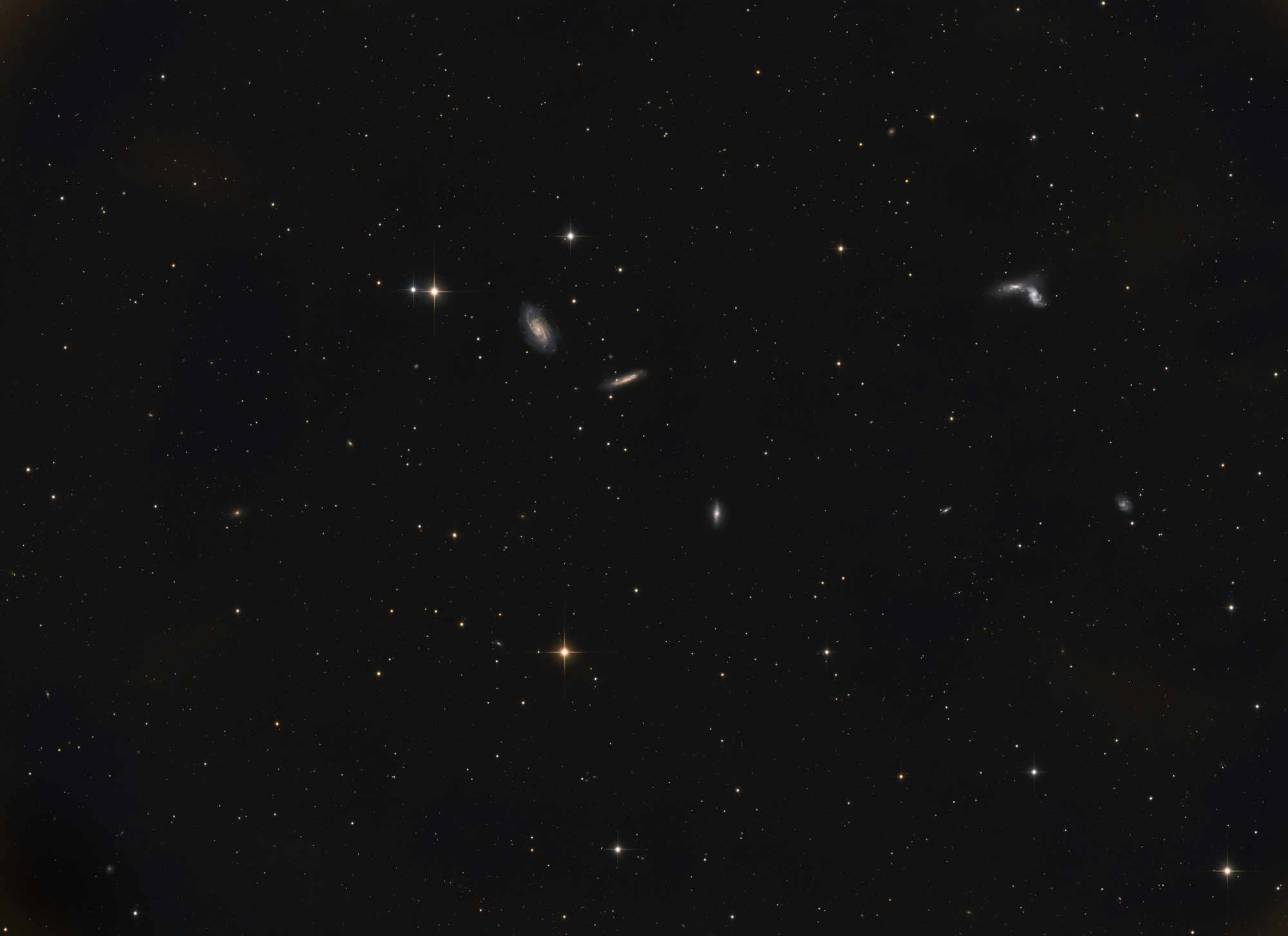 NGC3430_Antlia_L_FinPix_CorFond_Reduit.thumb.jpg.90d468a60e85a19cac33b3035cfb9be9.jpg