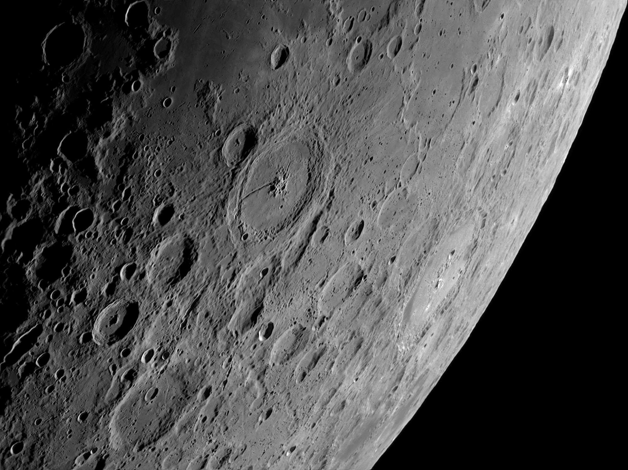 Lune-20270412_Petavius-ba03-AS.thumb.jpg.867aadf2368f9e0f25cc250e305476c0.jpg