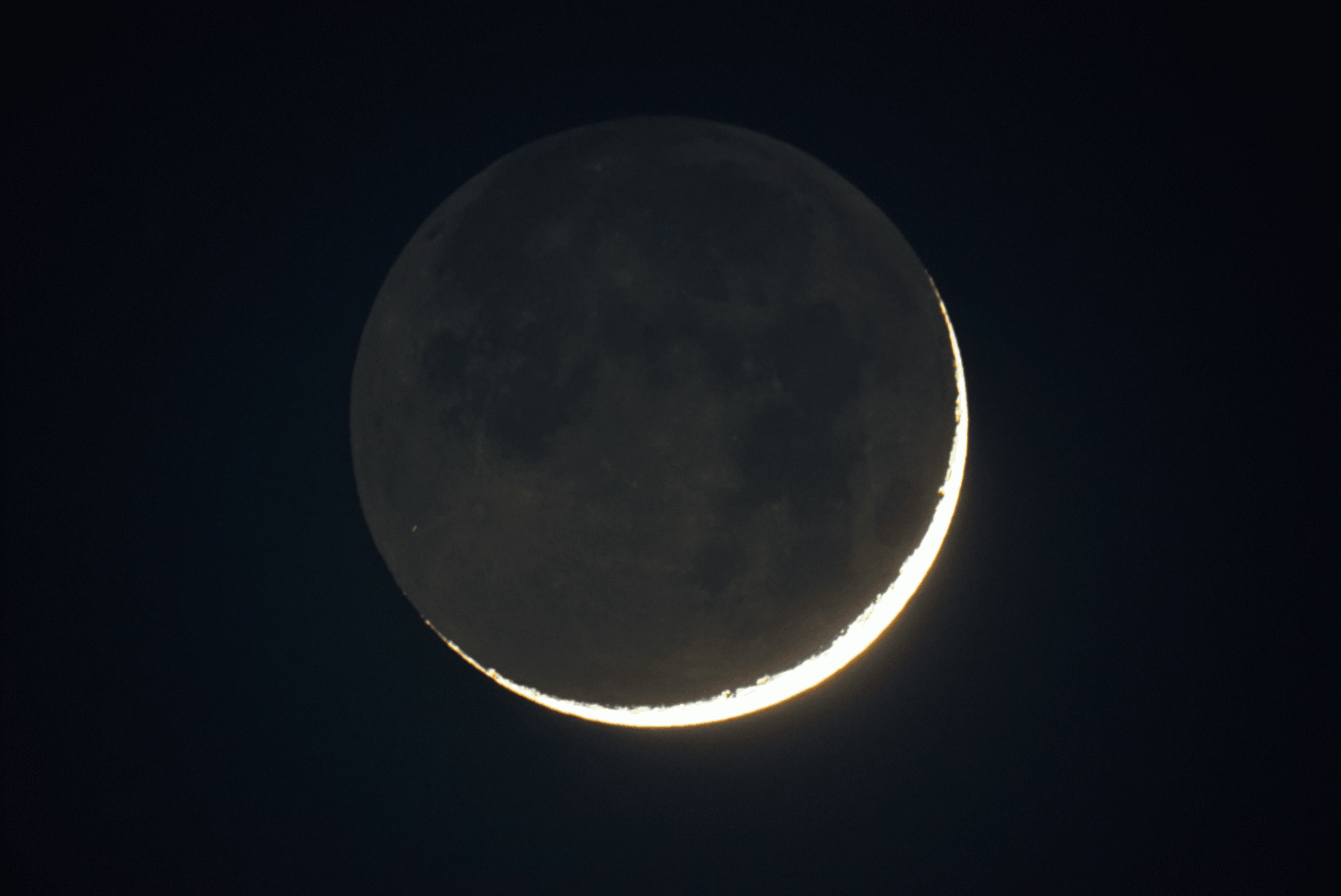 lune+starlink-090524-20h32m0-t407f4b-anim.gif