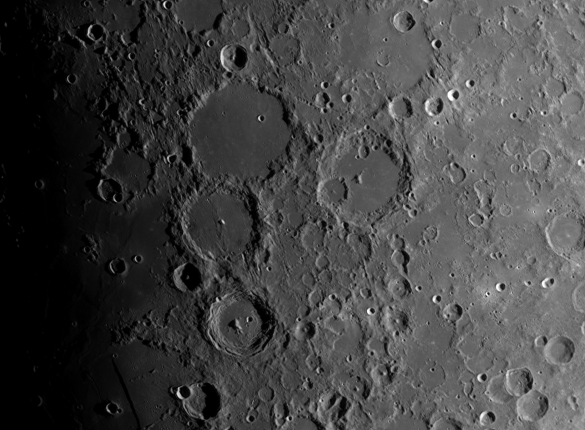 Lune-20240516_PAA-ba04-AS.thumb.jpg.c0d86131430c5d15bea6e2e97d733a21.jpg